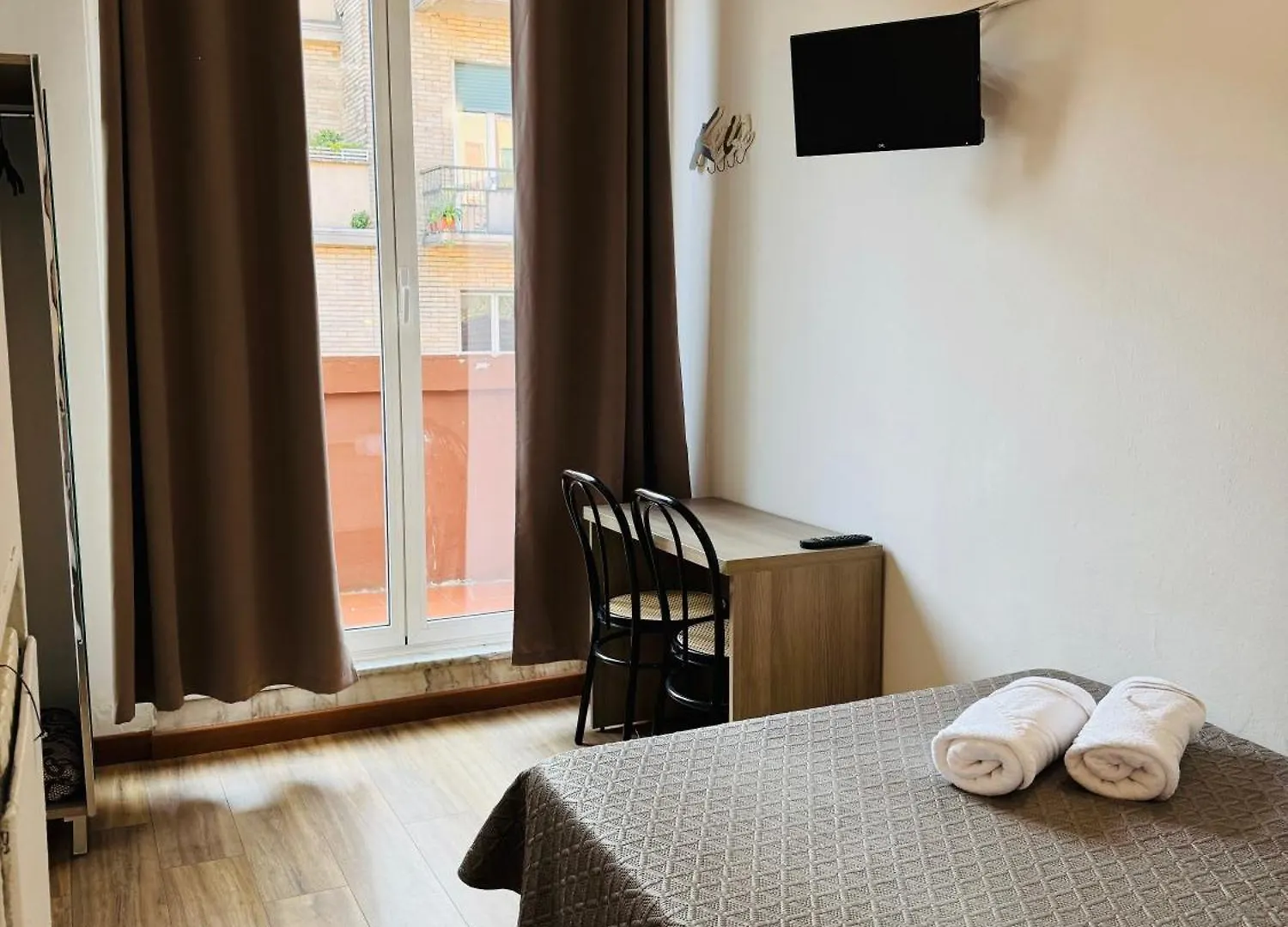 Guest house Bovisa House B&B Private Rooms Milan Italy